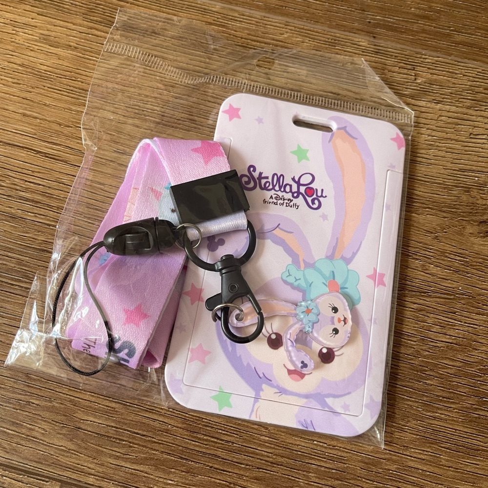 DISNEY-NWOT Stella Lou ID Holder & Lanyard - Picture 6 of 6